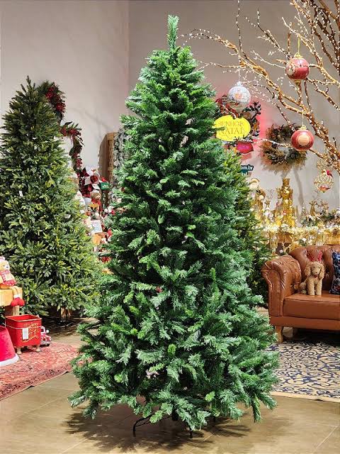 ÁRVORE TRADICIONAL MONTREAL 1188 GALHOS 2,40CM